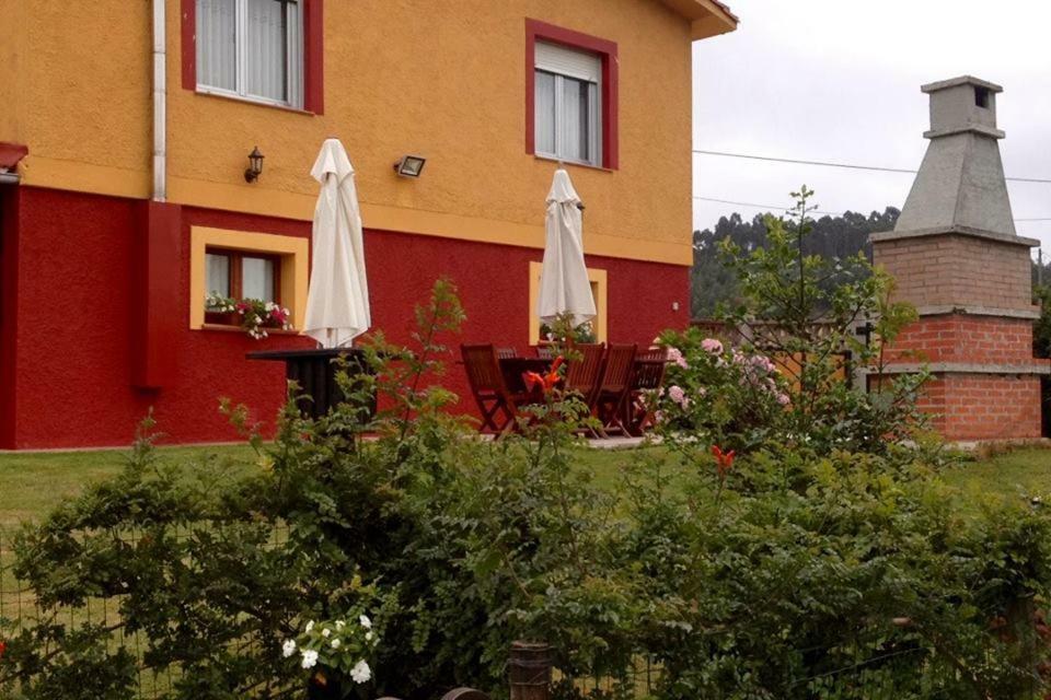 Gasthaus Maria La Carbayeda Luanco Exterior foto